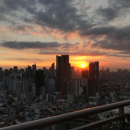Acqua Private Residence Livingstone Tower Condo Unit With Free Wifi มะนิลา ภายนอก รูปภาพ
