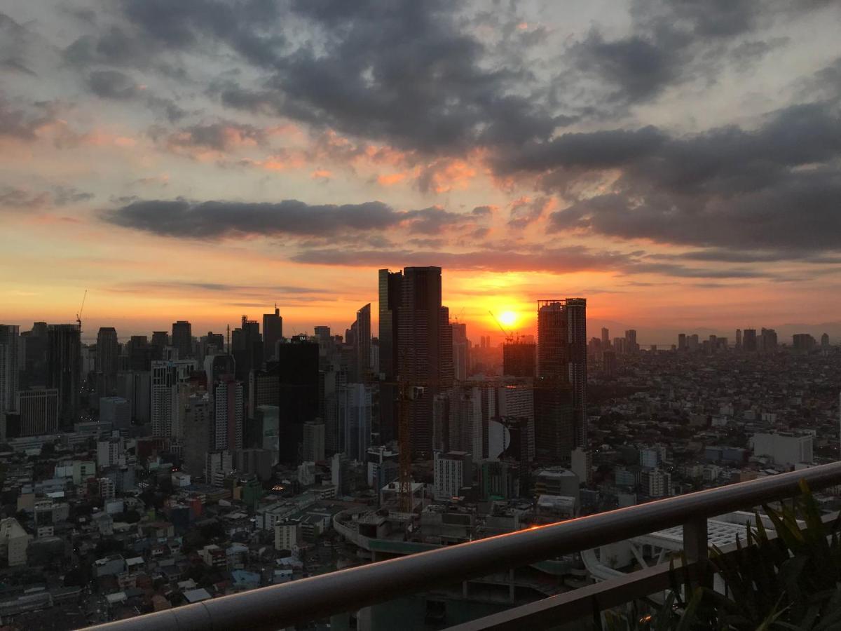 Acqua Private Residence Livingstone Tower Condo Unit With Free Wifi มะนิลา ภายนอก รูปภาพ